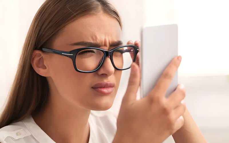 Khi nào nên thay kính cận? 7 dấu hiệu không nên bỏ qua 12 Khi nào nên thay kính cận? 7 dấu hiệu không nên bỏ qua