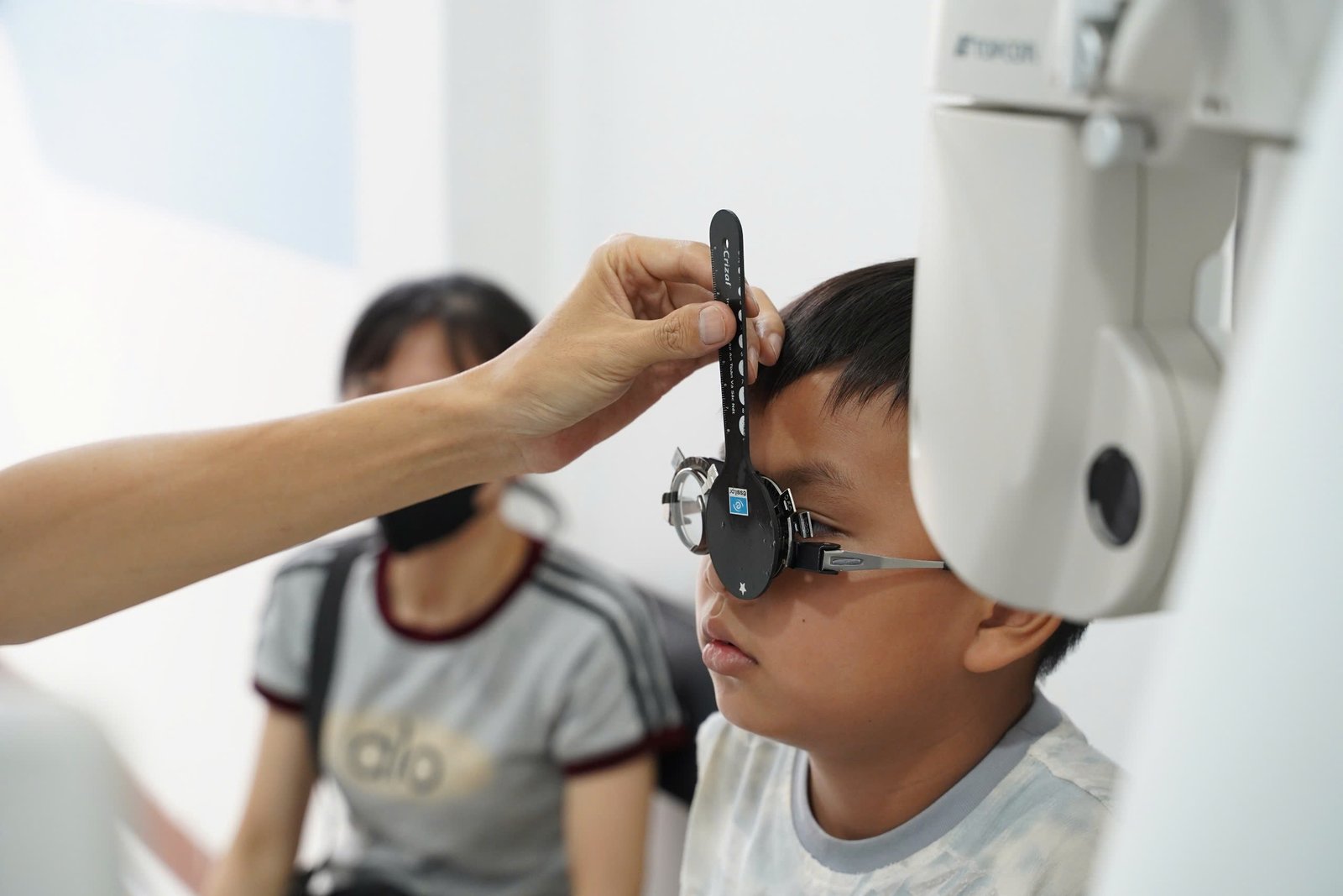 Khi nào nên thay kính cận? 7 dấu hiệu không nên bỏ qua 16 Khi nào nên thay kính cận? 7 dấu hiệu không nên bỏ qua